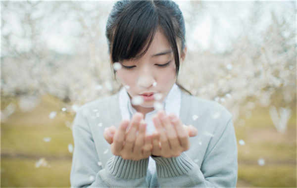 鲁甸怀孕后验血多久可以知道男女(怀孕后多久可以验血检查出来)